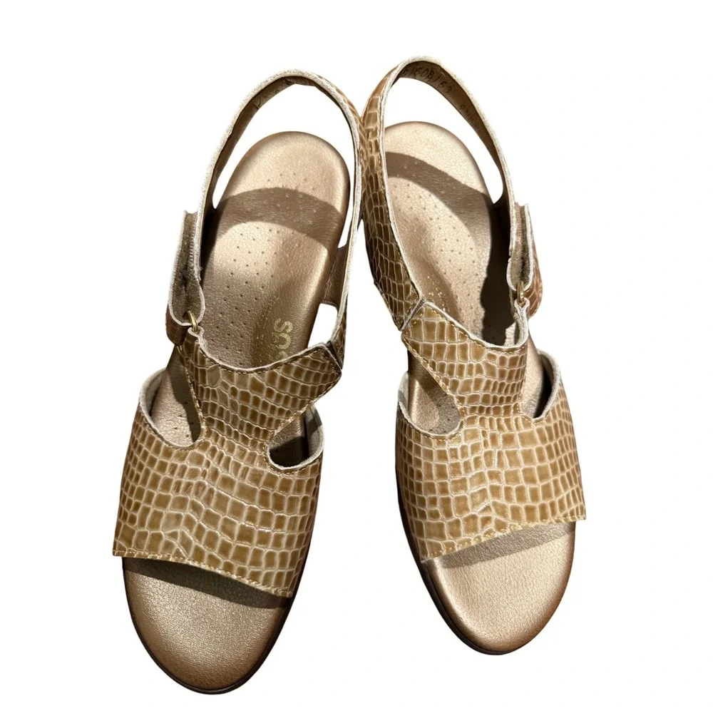 SAS San Antonio Shoemakers Women's Gold Crocodile Embossed Slingback Sandals 8S